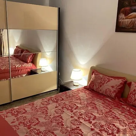 Apartament Flora Апартаменти
