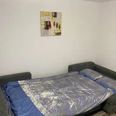 Апартаменти Apartament Flora Брашов