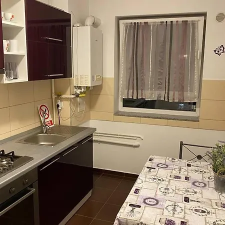 Apartament Flora * Брашов